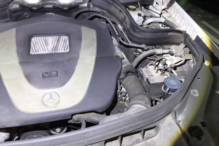 Used Mercedes-Benz GLK-Class 2013 GLK 300 4MATIC Fashion Model Engine Bay Left
