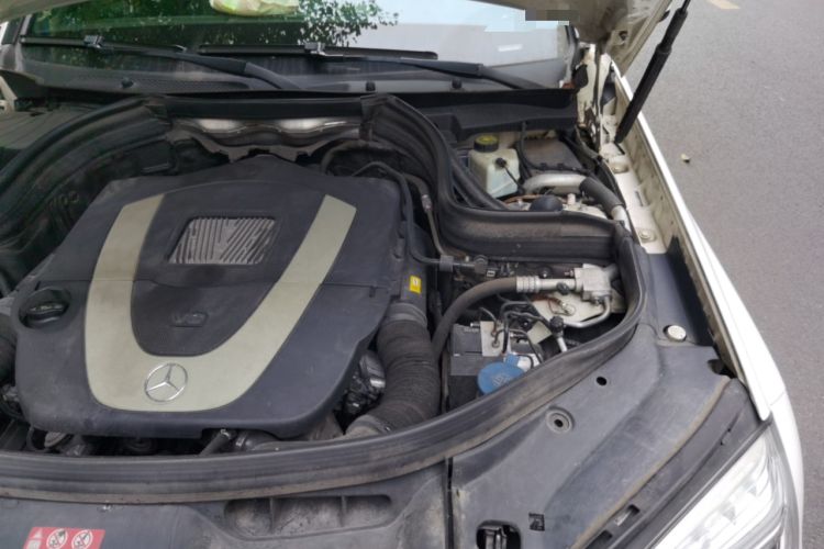 Used Mercedes-Benz GLK-Class 2013 GLK 300 4MATIC Luxury Model Engine Bay Left