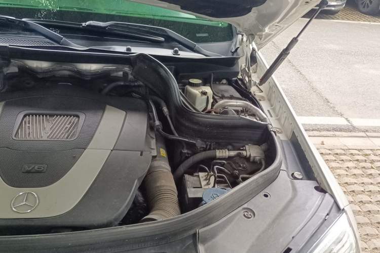 Used Mercedes-Benz GLK-Class 2013 Facelift GLK 300 4MATIC Fashion Edition Engine Bay Left
