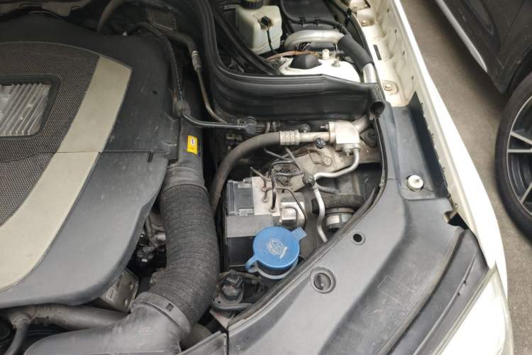 Used Mercedes-Benz GLK-Class 2013 Facelift GLK 300 4MATIC Fashion Edition Engine Bay Left