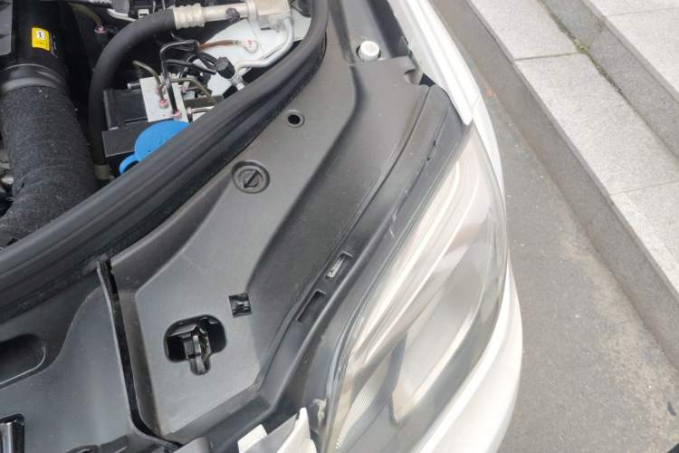 Used Mercedes-Benz GLK-Class 2013 GLK 300 4MATIC Dynamic Sunroof Model Engine Bay Left