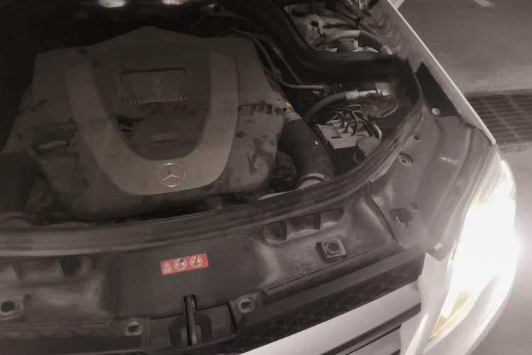 Used Mercedes-Benz GLK-Class 2013 GLK 300 4MATIC Fashion Model Engine Bay Left