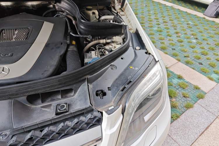 Used Mercedes-Benz GLK-Class 2013 GLK 300 4MATIC Fashion Model Engine Bay Left