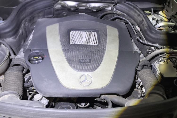 Used Mercedes-Benz GLK-Class 2013 GLK 300 4MATIC Fashion Model Engine Bay