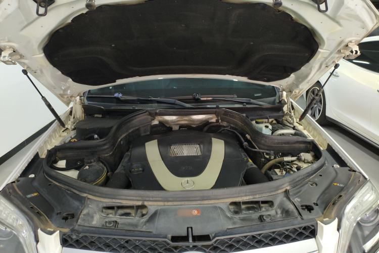Used Mercedes-Benz GLK-Class 2013 Facelift GLK 300 4MATIC Fashion Edition Engine Bay