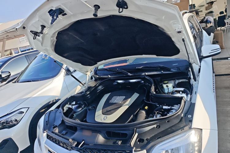 Used Mercedes-Benz GLK-Class 2013 GLK 300 4MATIC Dynamic Sunroof Model Engine Bay