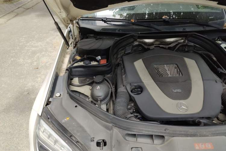 Used Mercedes-Benz GLK-Class 2013 GLK 300 4MATIC Luxury Model Engine Bay Right
