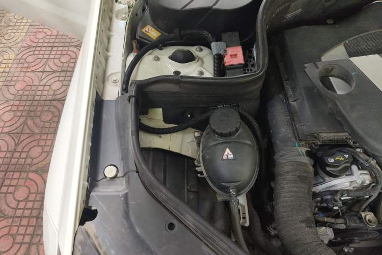 Used Mercedes-Benz GLK-Class 2013 GLK 300 4MATIC Dynamic Edition Engine Bay Right