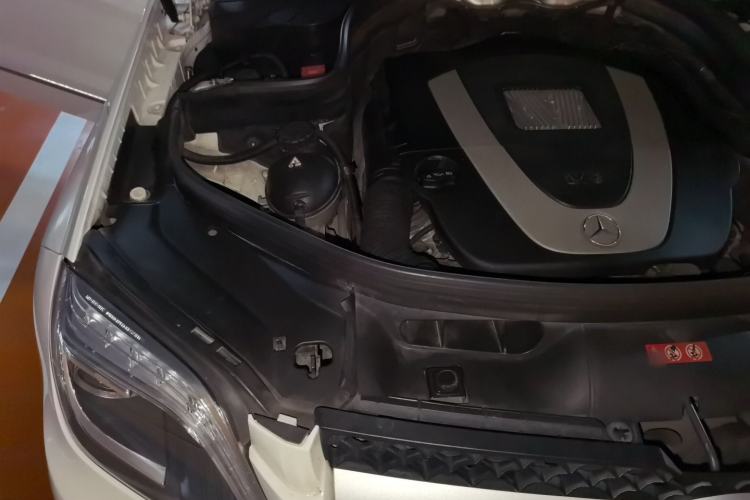 Used Mercedes-Benz GLK-Class 2013 GLK 300 4MATIC Fashion Model Engine Bay Right