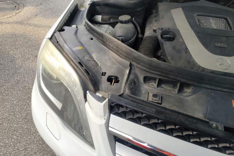 Used Mercedes-Benz GLK-Class 2013 GLK 300 4MATIC Fashion Model Engine Bay Right
