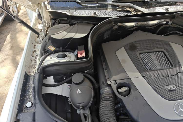Used Mercedes-Benz GLK-Class 2013 Facelift GLK 300 4MATIC Fashion Edition Engine Bay Right