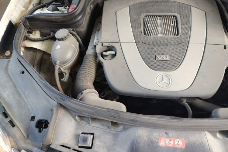 Used Mercedes-Benz GLK-Class 2013 GLK 300 4MATIC Dynamic Sunroof Model Engine Bay Right