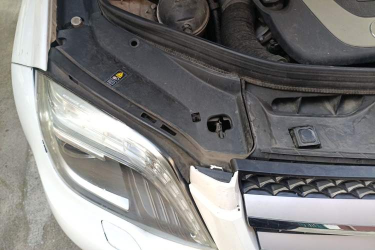 Used Mercedes-Benz GLK-Class 2013 GLK 300 4MATIC Fashion Model Engine Bay Right