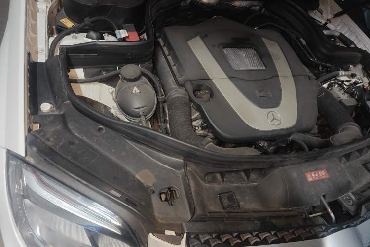 Used Mercedes-Benz GLK-Class 2013 GLK 300 4MATIC Dynamic Sunroof Model Engine Bay Right