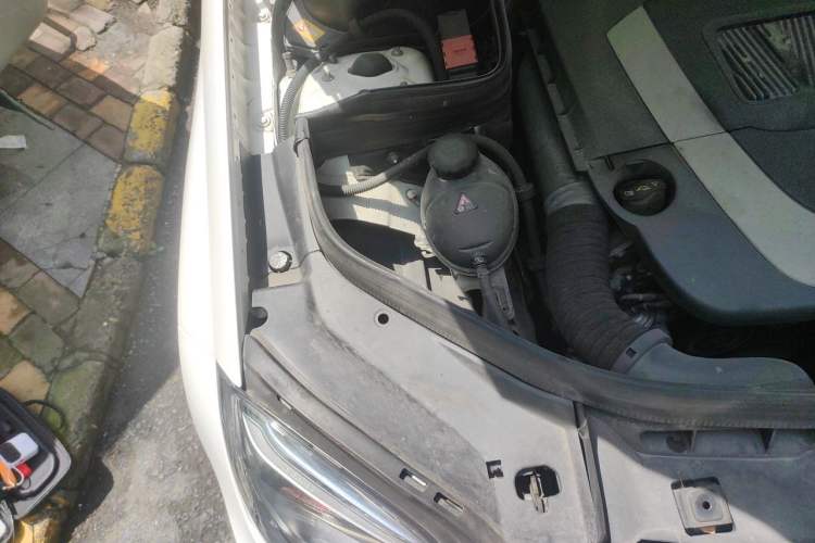 Used Mercedes-Benz GLK-Class 2013 GLK 300 4MATIC Dynamic Sunroof Model Engine Bay Right
