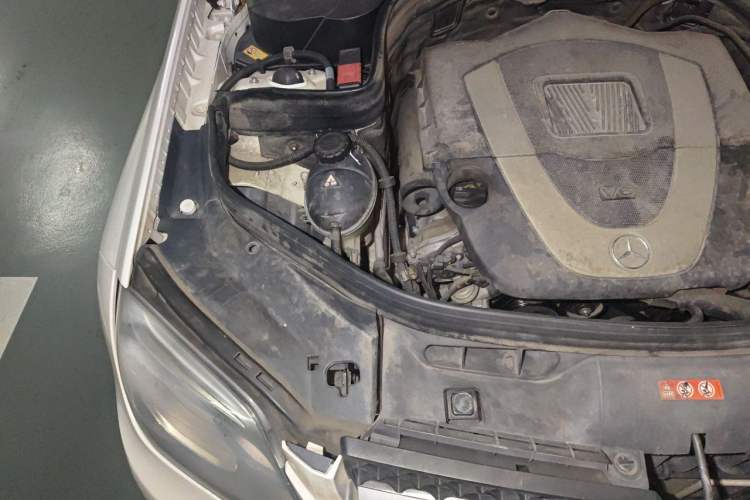 Used Mercedes-Benz GLK-Class 2013 GLK 300 4MATIC Dynamic Edition Engine Bay Right