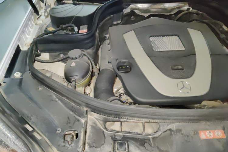 Used Mercedes-Benz GLK-Class 2013 GLK 300 4MATIC Dynamic Sunroof Model Engine Bay Right