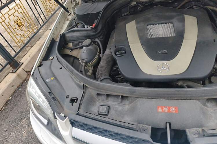 Used Mercedes-Benz GLK-Class 2013 GLK 300 4MATIC Fashion Model Engine Bay Right