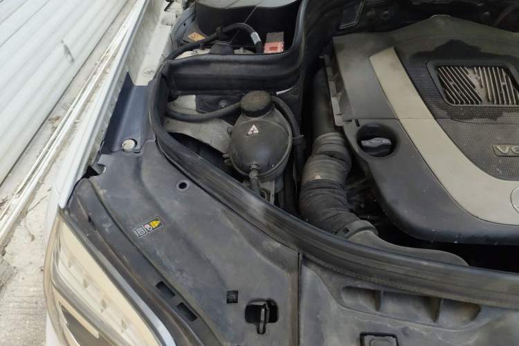 Used Mercedes-Benz GLK-Class 2013 Facelift GLK 300 4MATIC Fashion Edition Engine Bay Right