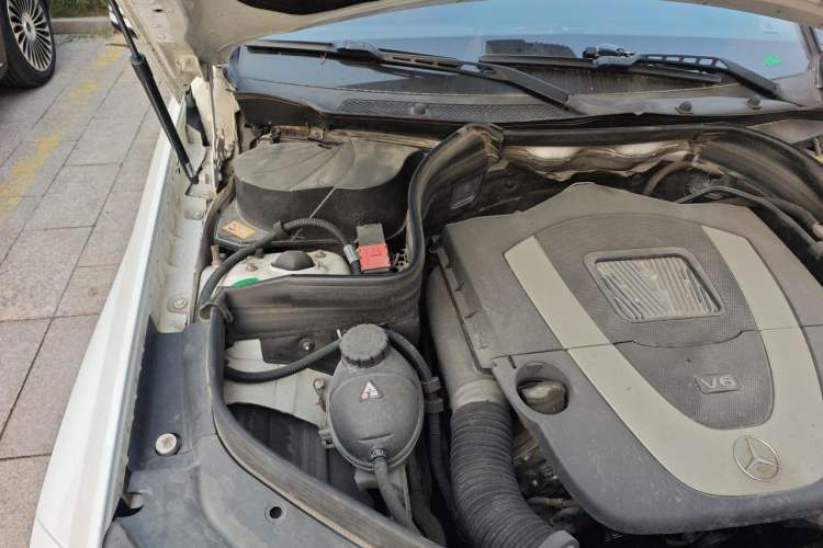 Used Mercedes-Benz GLK-Class 2013 GLK 300 4MATIC Dynamic Sunroof Model Engine Bay Right