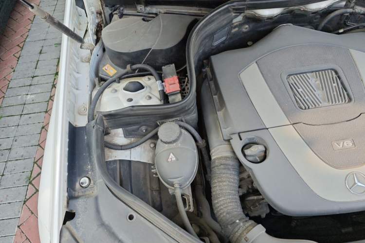 Used Mercedes-Benz GLK-Class 2013 GLK 300 4MATIC Dynamic Sunroof Model Engine Bay Right
