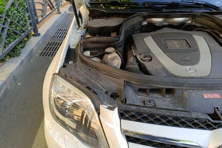 Used Mercedes-Benz GLK-Class 2013 GLK 300 4MATIC Luxury Model Engine Bay Right