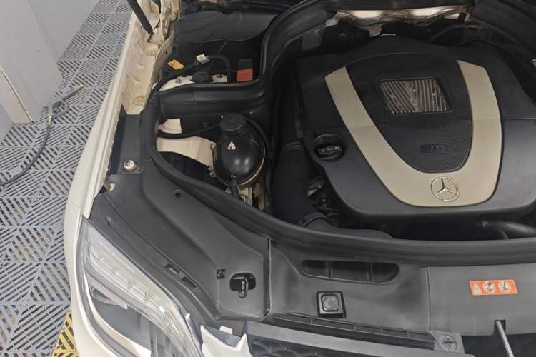 Used Mercedes-Benz GLK-Class 2013 Facelift GLK 300 4MATIC Fashion Edition Engine Bay Right