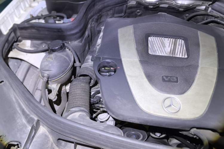 Used Mercedes-Benz GLK-Class 2013 GLK 300 4MATIC Fashion Model Engine Bay Right