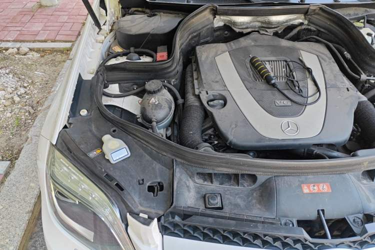 Used Mercedes-Benz GLK-Class 2013 Facelift GLK 300 4MATIC Luxury Edition Engine Bay Right