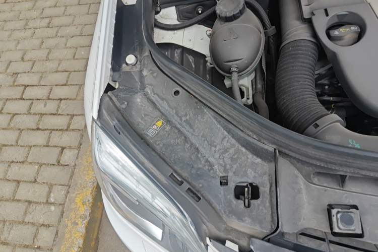 Used Mercedes-Benz GLK-Class 2013 GLK 300 4MATIC Fashion Model Engine Bay Right