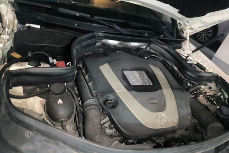 Used Mercedes-Benz GLK-Class 2013 GLK 300 4MATIC Dynamic Sunroof Model Engine Bay Right
