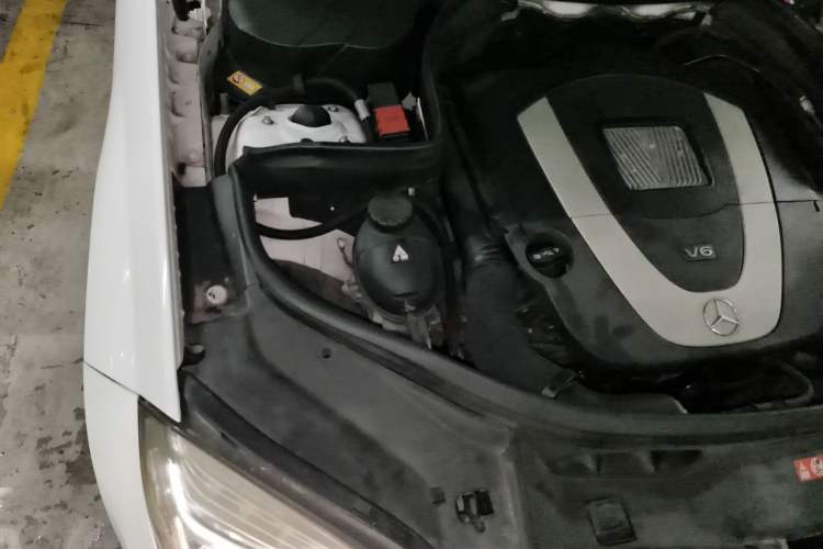 Used Mercedes-Benz GLK-Class 2013 Facelift GLK 300 4MATIC Fashion Edition Engine Bay Right