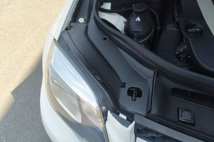 Used Mercedes-Benz GLK-Class 2013 GLK 300 4MATIC Dynamic Sunroof Model Engine Bay Right