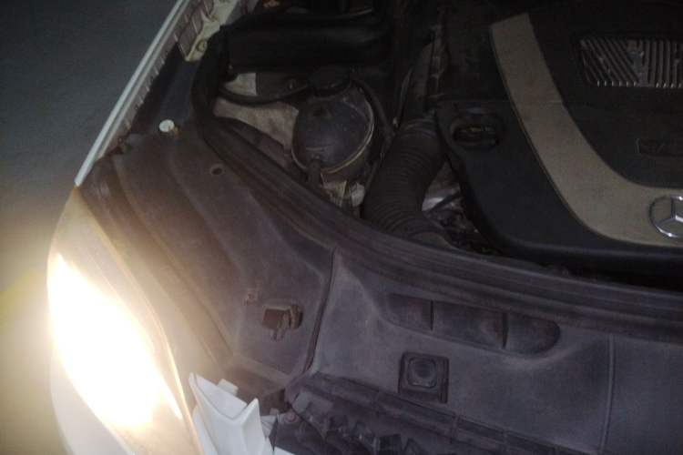 Used Mercedes-Benz GLK-Class 2013 GLK 300 4MATIC Dynamic Sunroof Model Engine Bay Right