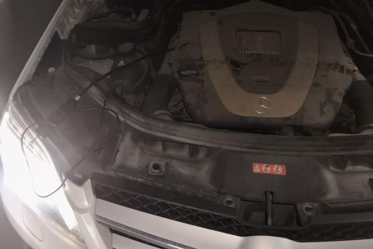 Used Mercedes-Benz GLK-Class 2013 GLK 300 4MATIC Fashion Model Engine Bay Right