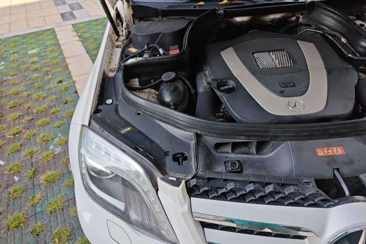 Used Mercedes-Benz GLK-Class 2013 GLK 300 4MATIC Fashion Model Engine Bay Right