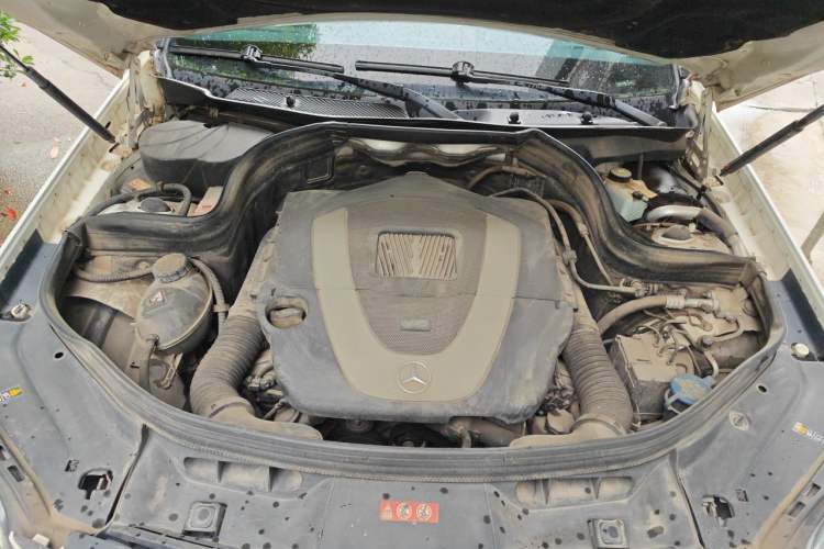 Used Mercedes-Benz GLK-Class 2013 Facelift GLK 300 4MATIC Fashion Edition Engine Bay