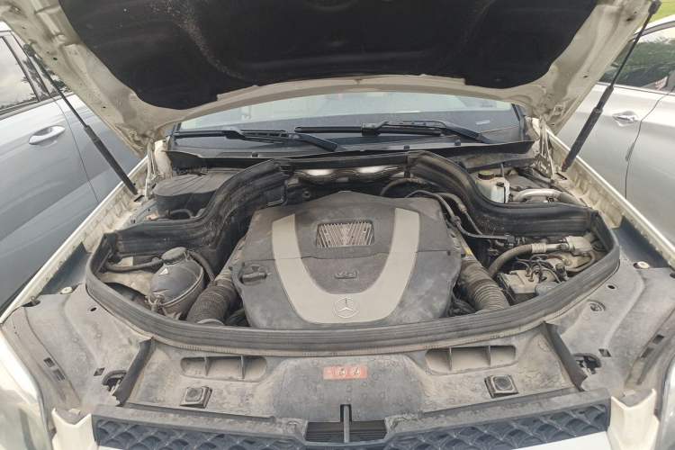 Used Mercedes-Benz GLK-Class 2013 GLK 300 4MATIC Dynamic Sunroof Model Engine Bay