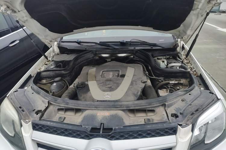 Used Mercedes-Benz GLK-Class 2013 GLK 300 4MATIC Dynamic Sunroof Model Engine Bay