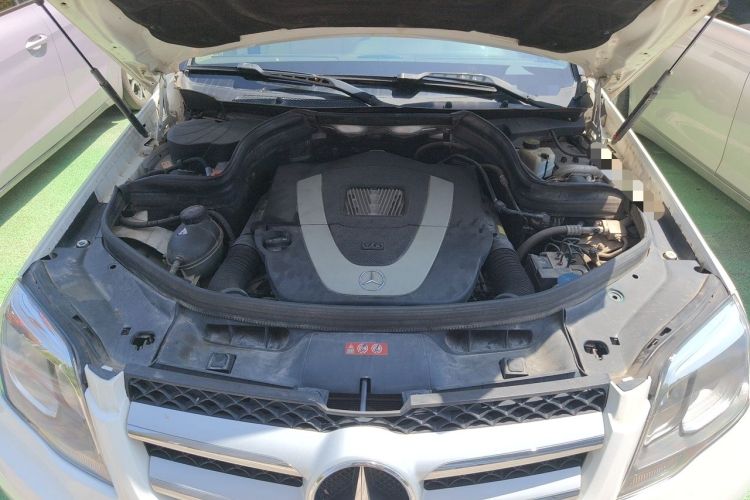 Used Mercedes-Benz GLK-Class 2013 GLK 300 4MATIC Dynamic Sunroof Model Engine Bay