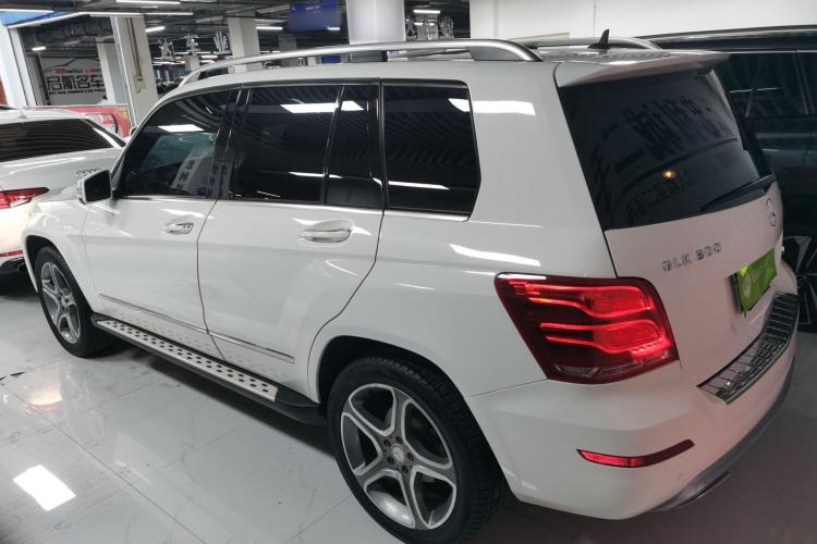 Used Mercedes-Benz GLK-Class 2013 Facelift GLK 300 4MATIC Luxury Edition Exterior 3