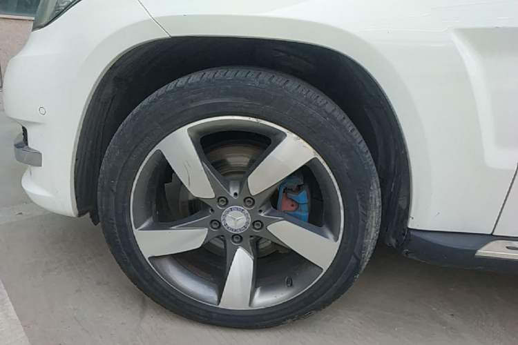 Used Mercedes-Benz GLK-Class 2013 GLK 300 4MATIC Dynamic Sunroof Model Exterior 4