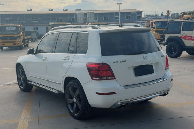 Used Mercedes-Benz GLK-Class 2013 GLK 300 4MATIC Dynamic Sunroof Model Exterior 5