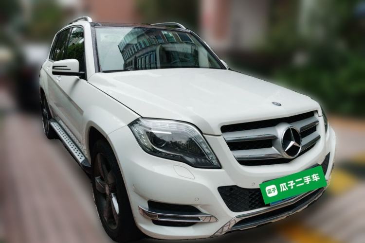 Used Mercedes-Benz GLK-Class 2013 GLK 300 4MATIC Luxury Model Front Right 45 Deg