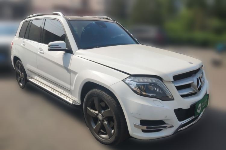 Used Mercedes-Benz GLK-Class 2013 GLK 300 4MATIC Luxury Model Front Right 45 Deg