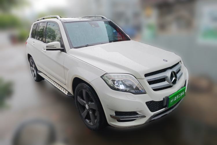 Used Mercedes-Benz GLK-Class 2013 Facelift GLK 300 4MATIC Fashion Edition Front Right 45 Deg