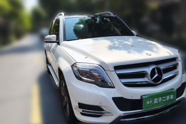 Used Mercedes-Benz GLK-Class 2013 GLK 300 4MATIC Luxury Model Front Right 45 Deg