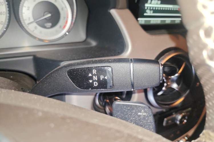 Used Mercedes-Benz GLK-Class 2013 GLK 300 4MATIC Dynamic Sunroof Model Gear Lever