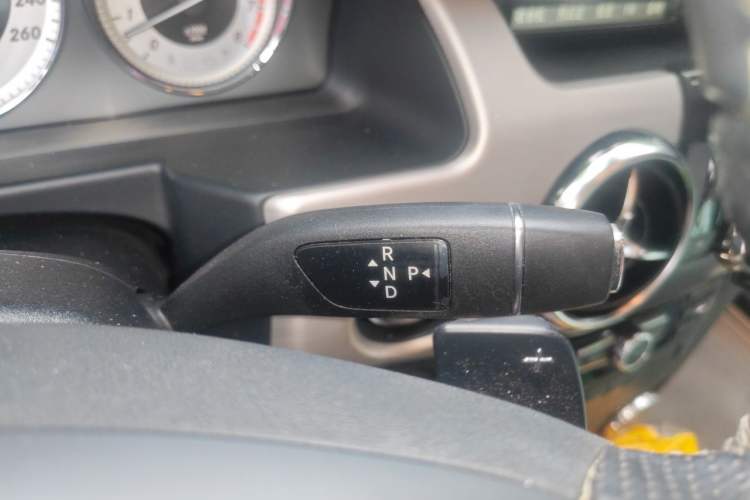 Used Mercedes-Benz GLK-Class 2013 Facelift GLK 300 4MATIC Fashion Edition Gear Lever