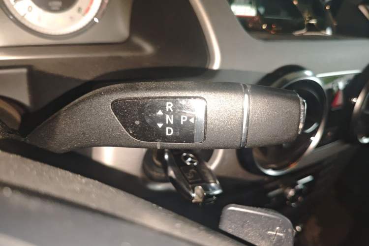 Used Mercedes-Benz GLK-Class 2013 GLK 300 4MATIC Dynamic Sunroof Model Gear Lever